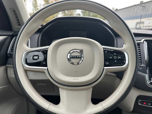 Used 2020 Volvo XC90 T5 Momentum w/ Protection Package Premier image 25