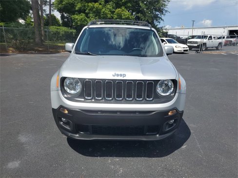 Used 2018 Jeep Renegade Latitude image 2