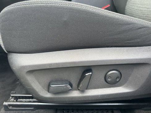 Used 2023 Nissan Rogue SV image 17
