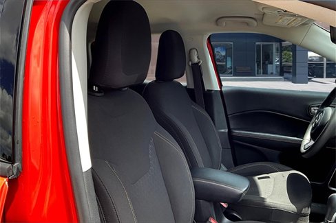 Used 2020 Jeep Compass Sport image 27