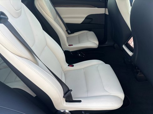 Used 2022 Tesla Model X image 13