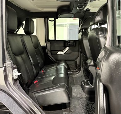 Used 2016 Jeep Wrangler Unlimited Rubicon image 21