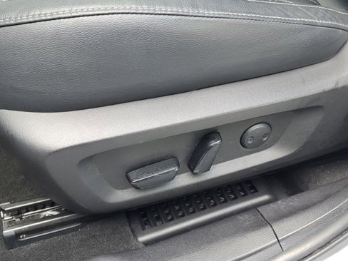 Used 2023 Mitsubishi Outlander SEL image 59