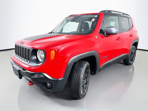 Used 2018 Jeep Renegade Trailhawk w/ Cold Weather Group II image 3