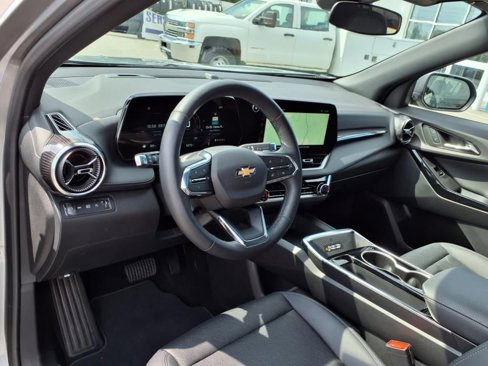 Used 2025 Chevrolet Equinox LT w/ Convenience Package II image 14