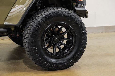 Used 2025 Jeep Gladiator Sport image 30