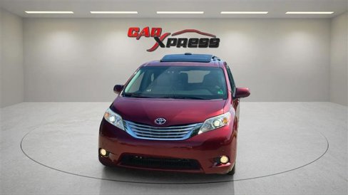 Used 2011 Toyota Sienna Limited image 2
