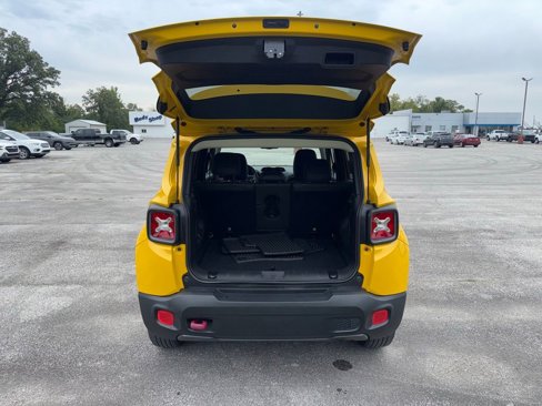Used 2017 Jeep Renegade Trailhawk w/ Premium Trailhawk Package image 5