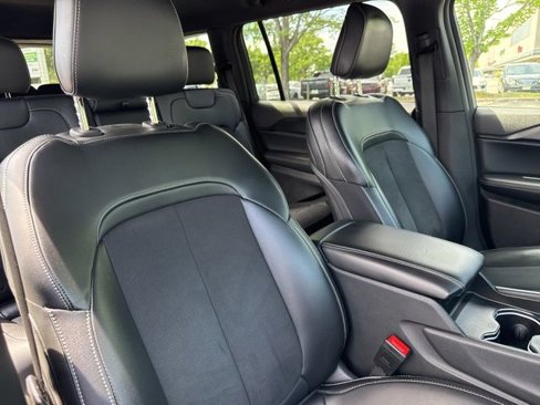 Used 2023 Jeep Grand Cherokee L Altitude image 28