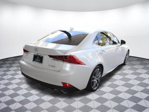 Used 2020 Lexus IS 300 image 8