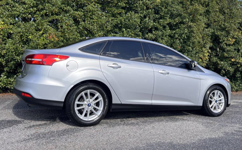 Used 2017 Ford Focus SE image 8