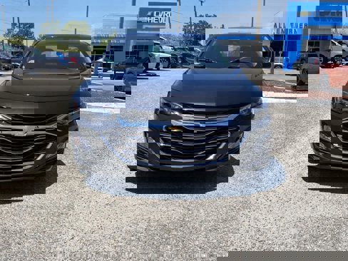 Used 2023 Chevrolet Malibu LT image 2