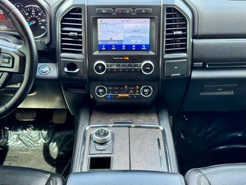 Used 2021 Ford Expedition Limited image 30