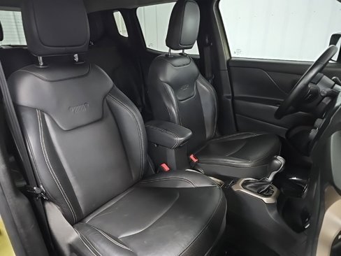 Used 2015 Jeep Renegade Limited image 17