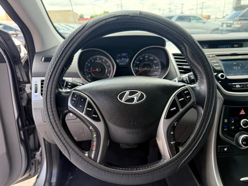 Used 2014 Hyundai Elantra Limited image 16