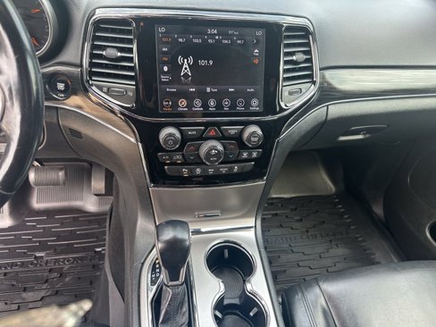 Used 2020 Jeep Grand Cherokee Limited image 18