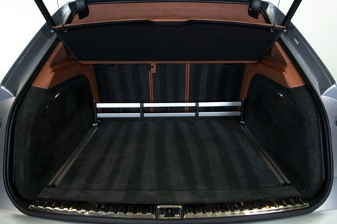Used 2023 Bentley Bentayga Plug-In Hybrid image 68