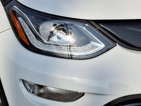 Used 2017 Chevrolet Bolt Premier w/ Driver Confidence II Package image 9