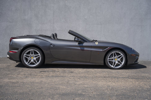 Used 2016 Ferrari California T image 6