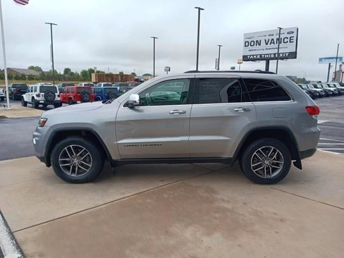 Used 2018 Jeep Grand Cherokee Limited w/ Luxury Group II image 3