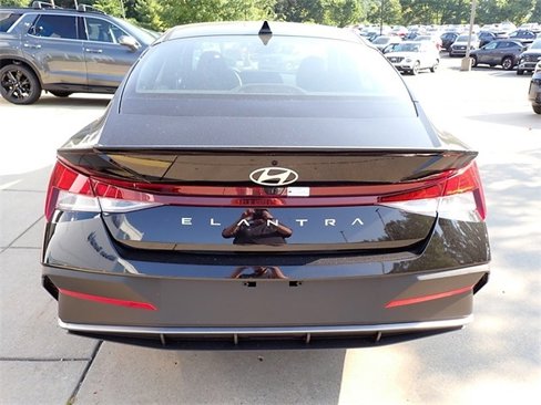 New 2025 Hyundai Elantra Sport image 3