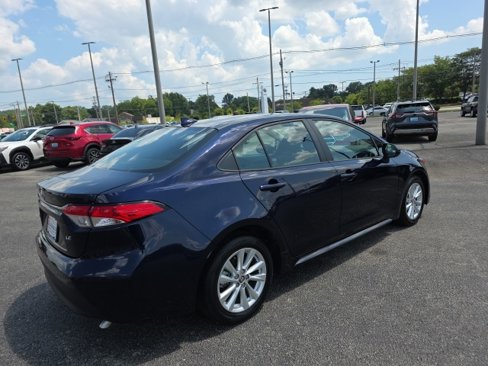 Used 2023 Toyota Corolla LE w/ LE Convenience Package image 4