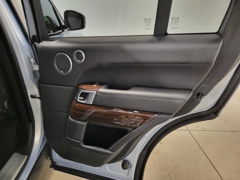 Used 2016 Land Rover Range Rover Supercharged image 29