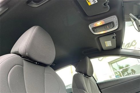 Used 2025 Hyundai Elantra Sport image 17