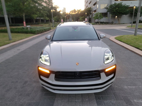 Used 2023 Porsche Macan image 29