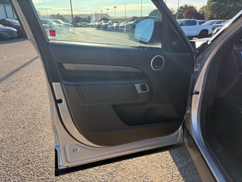 Used 2018 Land Rover Discovery HSE Luxury image 9