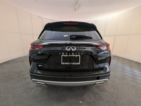 New 2025 INFINITI QX50 Luxe image 9
