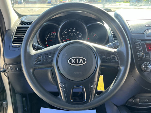 Used 2010 Kia Soul + image 16
