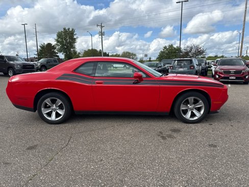 Used 2015 Dodge Challenger SXT w/ Driver Convenience Group image 6