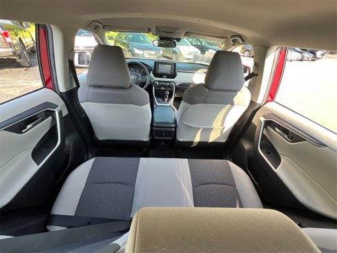 Used 2020 Toyota RAV4 XLE image 32