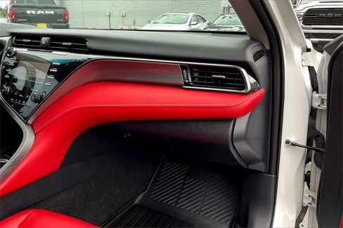 Used 2019 Toyota Camry XSE image 16