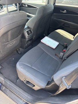 Used 2019 Kia Sorento LX w/ LX Convenience Package image 4