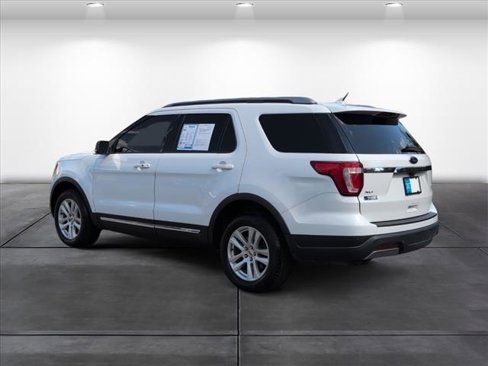 Used 2019 Ford Explorer XLT w/ Equipment Group 201A image 3