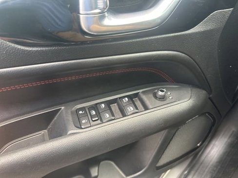 Used 2023 Jeep Compass Trailhawk image 11