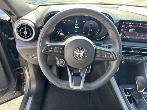 New 2024 Alfa Romeo Tonale Speciale image 9
