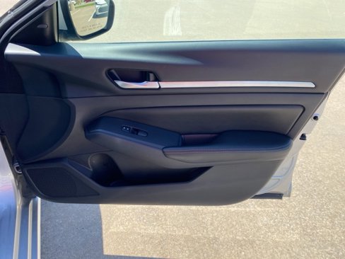 Used 2022 Nissan Altima 2.5 SV image 15