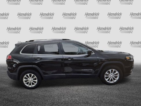 Used 2019 Jeep Cherokee Latitude w/ Cold Weather Group image 11