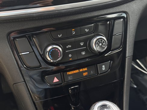 Used 2020 Buick Encore Preferred w/ Safety Package image 24