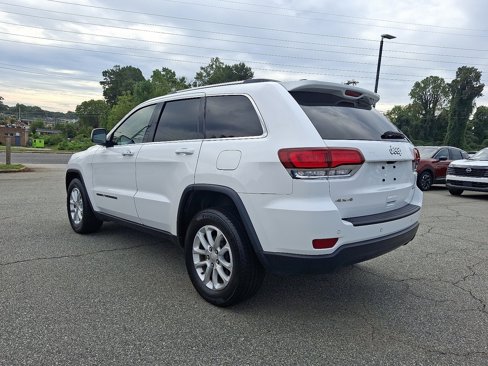 Used 2021 Jeep Grand Cherokee Laredo image 4