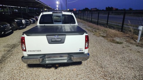 Used 2019 Nissan Frontier SV image 8