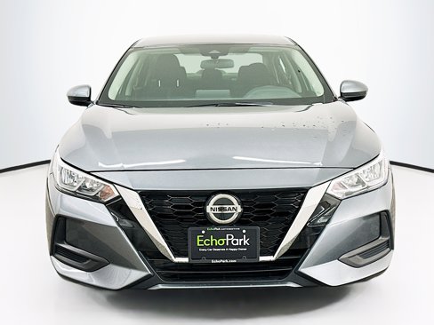 Used 2021 Nissan Sentra SV image 2