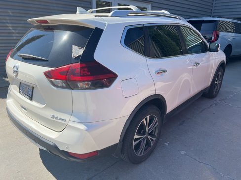 Used 2019 Nissan Rogue SV w/ Premium Package image 4