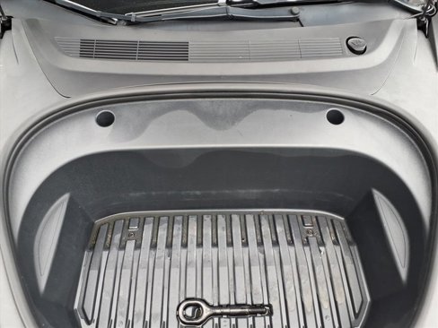 Used 2020 Tesla Model 3 Standard Range image 25