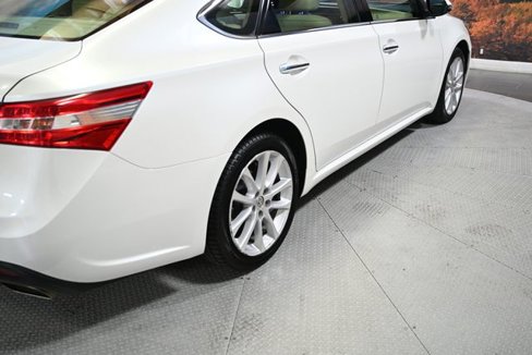 Used 2013 Toyota Avalon XLE Touring image 8