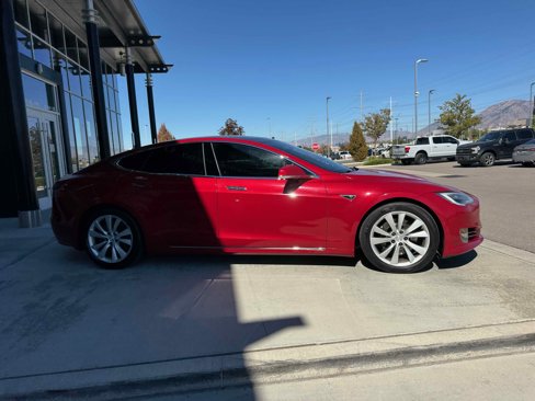 Used 2016 Tesla Model S 60D image 9