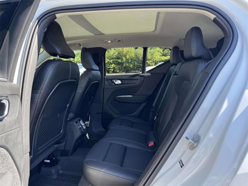 Certified 2025 Volvo XC40 B5 Core w/ Protection Package Premier image 9